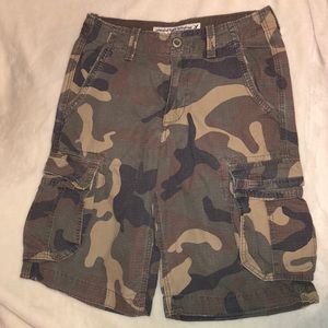 Men’s American Eagle cargo shorts